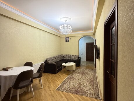 3 otaqlı mənzil, 136 m², İnşaatçılar: 350 000 ₼ 2