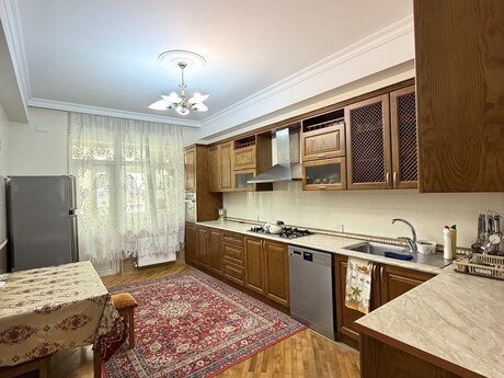 3 otaqlı mənzil, 136 m², İnşaatçılar: 350 000 ₼ 4