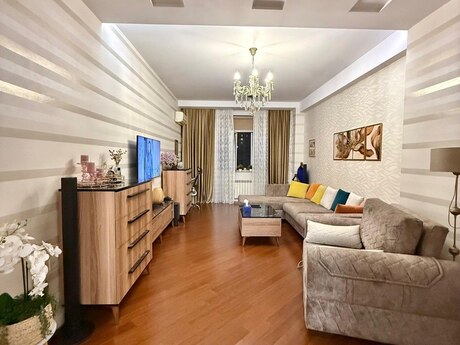 Elan №6434582 - Bakı, Gənclik m., 2 otaqlı, 100 m², 7/17 mərtəbə