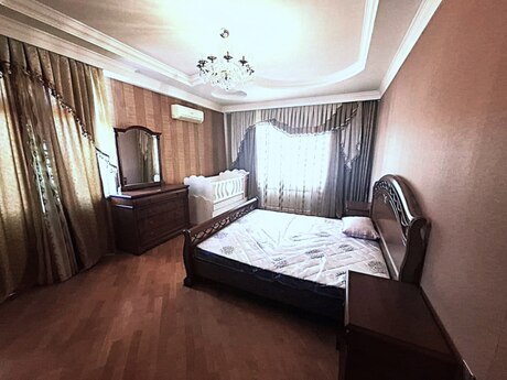 4-комнатная квартира, 150 м², 28 May: 420 000 ₼ 4