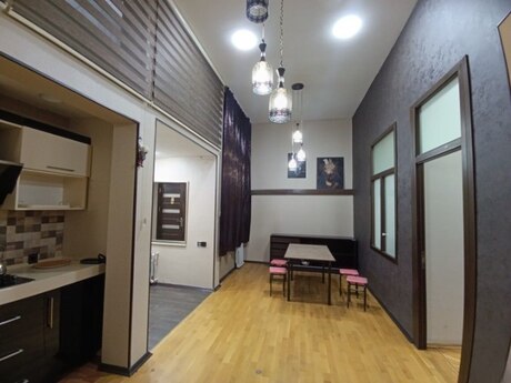 Elan №6435038 - Bakı, Sahil m., 3 otaqlı, 90 m², 1/4 mərtəbə