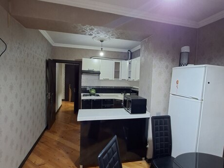 2-room apartment, 72 m², 7-ci mikrorayon: 170 000 ₼ 3