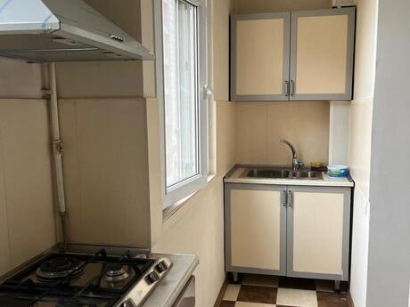 3-room apartment for rent, 90 m², Nizami: 900 ₼/mo 4
