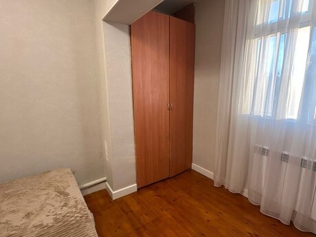 Сдаётся 2-комнатная квартира в старом фонде, Azadlıq Prospekti, 55 м², 600 AZN/мес, фото 4 / 12
