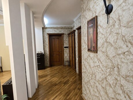 3 otaqlı mənzil, 135 m², 28 May: 345 000 ₼ 2