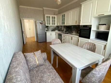 3-room apartment for rent, 120 m², Azadlıq Prospekti: 1 200 ₼/mo 2