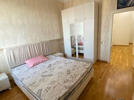 3-room apartment for rent, 120 m², Azadlıq Prospekti: 1 200 ₼/mo 3