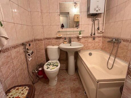 Elmlər Akademiyasında 2 otaqlı köhnə tikili mənzil satılır, 45 m², 170 000 AZN, şəkil 4 / 12