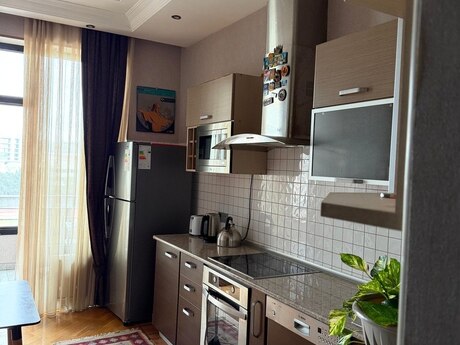 Аренда: 3-комнатная квартира, 106 м², Gənclik: 1 300 ₼/мес 2