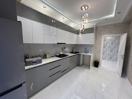3-room apartment, 92 m², 8 Noyabr: 285 000 ₼ 5