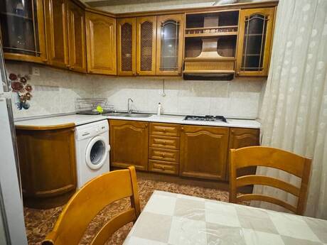 Kirayə 2 otaqlı mənzil, 80 m², İnşaatçılar: 700 ₼/ay 5