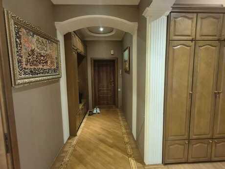 Kirayə 3 otaqlı mənzil, 145 m², 8 Noyabr: 1 050 ₼/ay 2