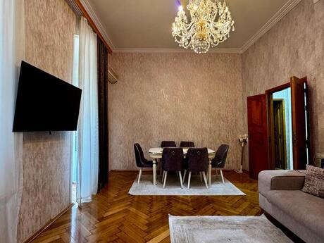 Elan №6435910 - Bakı, İçəri Şəhər m., 3 otaqlı, 130.7 m², 3/3 mərtəbə