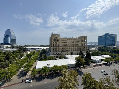 Kirayə 3 otaqlı mənzil, 100 m², 28 May: 1 200 ₼/ay 2