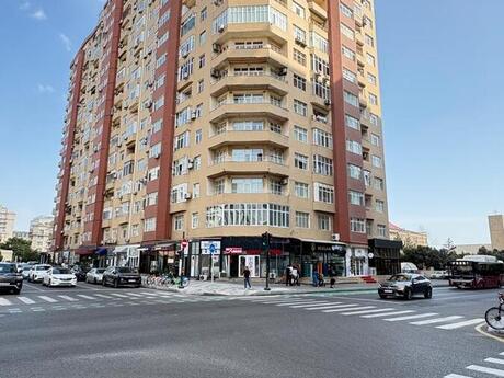 Elan №6436142 - Bakı, Şah İsmayıl Xətai m., 3 otaqlı, 86 m², 10/18 mərtəbə