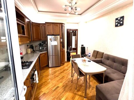 3 otaqlı mənzil, 125 m², İnşaatçılar: 280 000 ₼ 5
