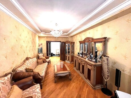 3 otaqlı mənzil, 125 m², İnşaatçılar: 280 000 ₼ 2