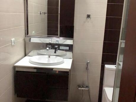 4-room apartment for rent, 210 m², Sahil: 3 000 ₼/mo 2