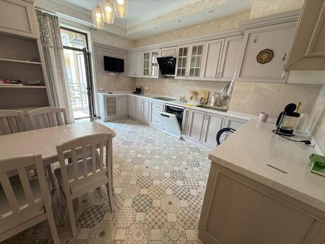 Аренда: 4-комнатная квартира, 160 м², Şah İsmayıl Xətai: 2 600 ₼/мес 4