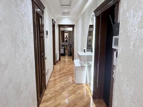 3 otaqlı mənzil, 90 m², 9-cu mikrorayon: 295 000 ₼ 3