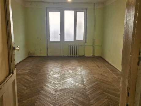 Elan №6403804 - Bakı, İnşaatçılar m., 3 otaqlı, 70 m², 3/5 mərtəbə