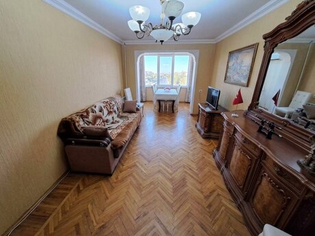 Elan №6321567 - Bakı, Neftçilər m., 3 otaqlı, 75 m², 2/5 mərtəbə