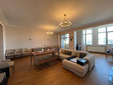 4 otaqlı mənzil, 220 m², Nizami: 680 000 ₼ 4