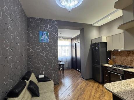 Elan №6437048 - Bakı, Sahil m., 3 otaqlı, 100 m², 5/5 mərtəbə