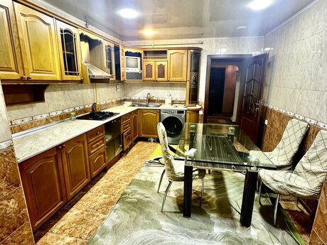 Kirayə 3 otaqlı mənzil, 90 m², Qara Qarayev: 800 ₼/ay 2