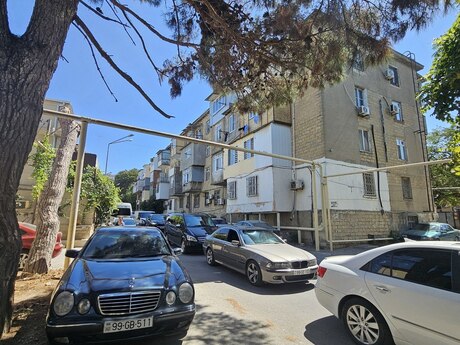 Elan №6437244 - Bakı, İnşaatçılar m., 3 otaqlı, 80 m², 2/5 mərtəbə
