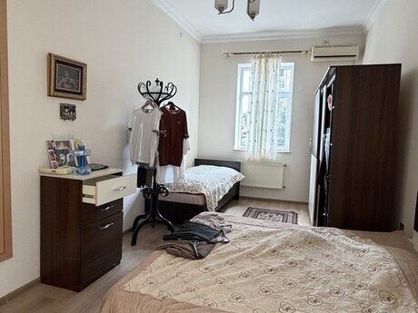5-room apartment for rent, 240 m², 28 May: 3 000 ₼/mo 3