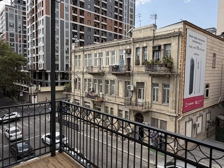 5-room apartment for rent, 240 m², 28 May: 3 000 ₼/mo 5