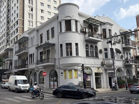 5-room apartment for rent, 240 m², 28 May: 3 000 ₼/mo 2
