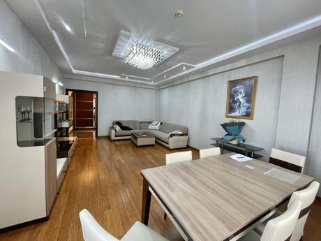 3-room apartment for rent, 160 m², Şah İsmayıl Xətai: 1 700 ₼/mo 4