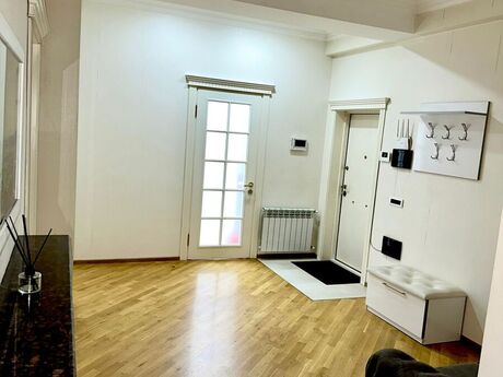 3-room new-build apartment for rent in 28 May, 120 m², 1 600 AZN/mo, photo 3 / 12