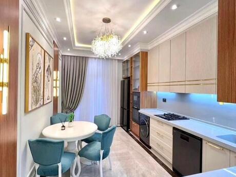 Kirayə 3 otaqlı mənzil, 150 m², Ağ şəhər: 2 200 ₼/ay 4