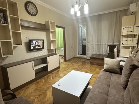 Elan №6437732 - Bakı, Nəsimi m., 2 otaqlı, 50 m², 5/5 mərtəbə