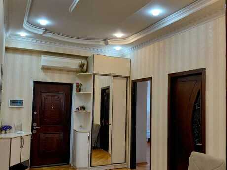 Elan №6437860 - Bakı, Yasamal r., 3 otaqlı, 178 m², 3/19 mərtəbə