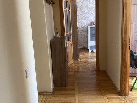 4 otaq · 75 m² · 3/5 mərtəbə, Neftçilər