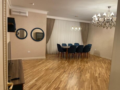 Kirayə 4 otaqlı mənzil, 160 m², 28 May: 3 000 ₼/ay 3