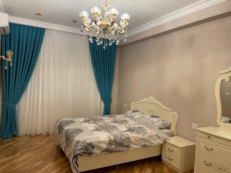 Kirayə 4 otaqlı mənzil, 160 m², 28 May: 3 000 ₼/ay 5