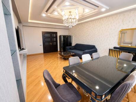 Qara Qarayevdə 3 otaqlı yeni tikili mənzil kirayə verilir, 160 m², 950 AZN/ay, şəkil 2 / 9