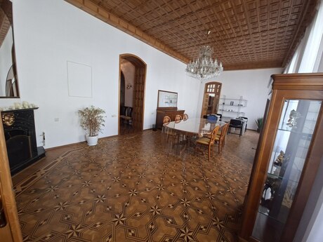 Аренда: 5-комнатная квартира, 230 м², Nizami: 2 500 ₼/мес 3