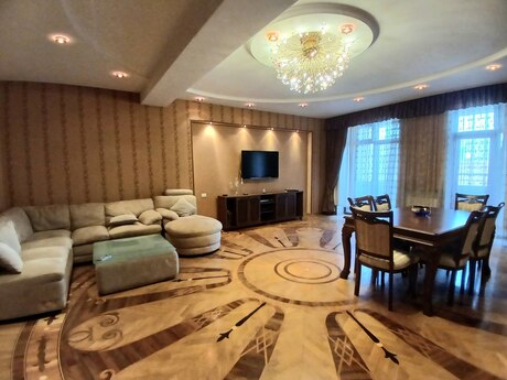 3 otaqlı mənzil, 161 m², 28 May: 460 000 ₼ 2