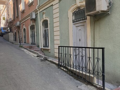 3-комн. · 65 m² · 1/4 этаж, İçəri Şəhər