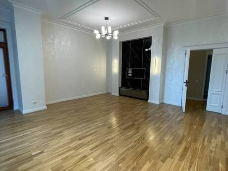 3 otaqlı mənzil, 170 m², 28 May: 770 000 ₼ 2