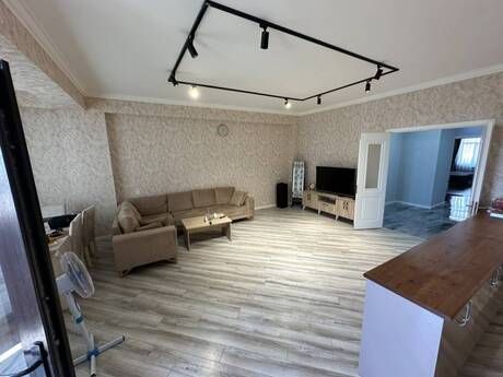 Объявление №6438720 - Баку, Бинагадинский р., 3-комн., 130 м², 7/18 этаж