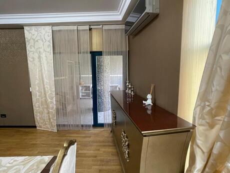 4-room apartment for rent, 178 m², 28 May: 1 600 ₼/mo 4