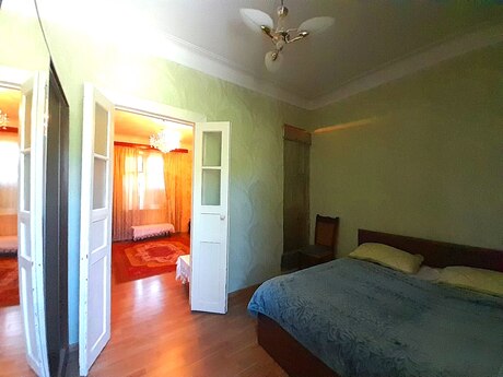 3 otaqlı həyət evi, 40 m², Bakıxanov: 330 000 ₼ 2