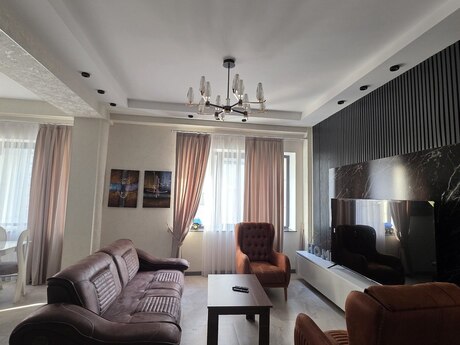 Аренда: 3-комнатная квартира, 92 м², Ağ şəhər: 2 500 ₼/мес 4